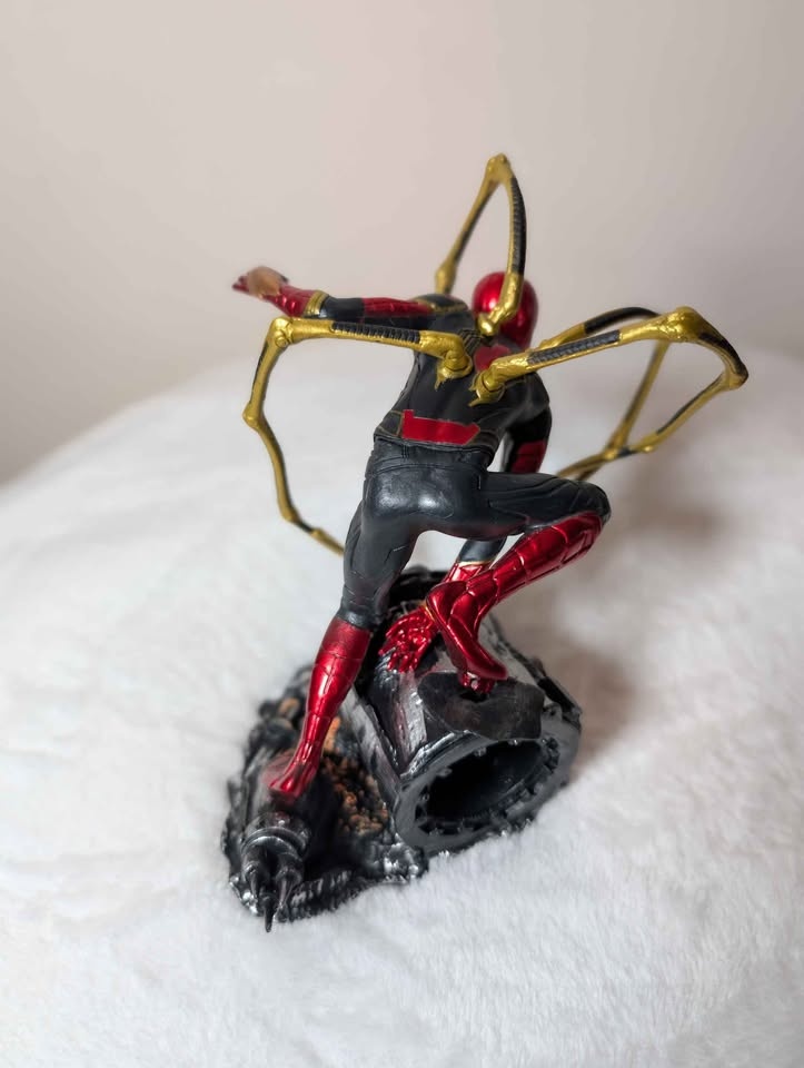 Hasbro Spiderman with Web Action Figure - photo 5