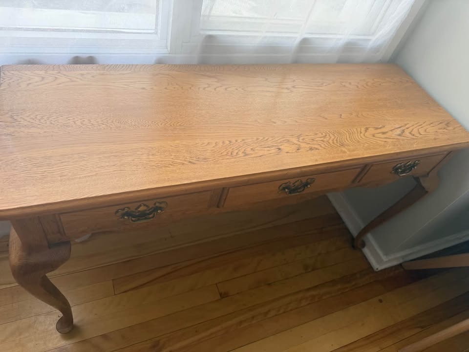 Console table - photo 3