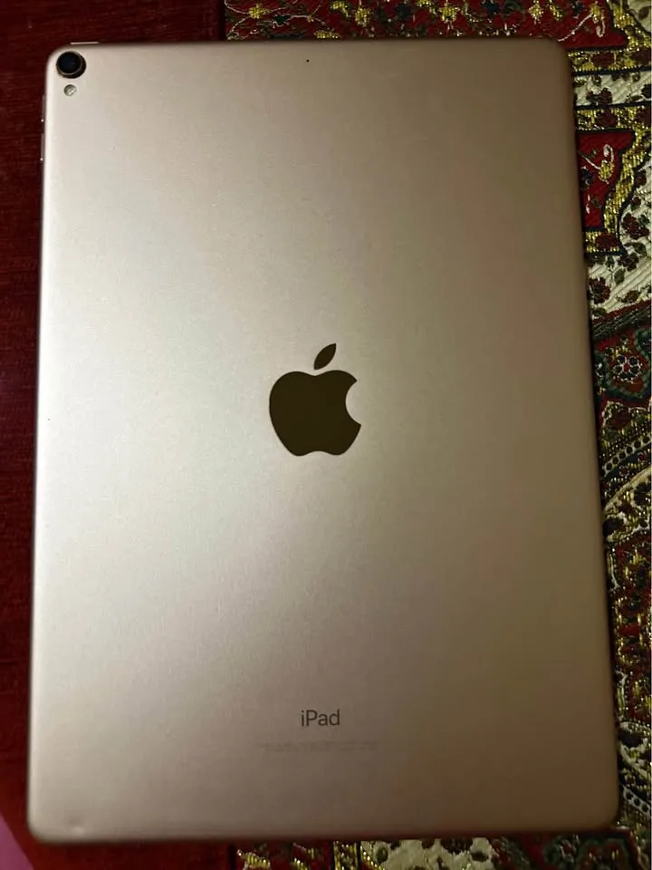 iPad Pro- Great condition image indicator(2)