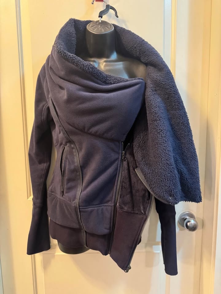 Lululemon Gratitude Wrap-inspired Fleece Teddy Jacket - Size 4 - photo 4
