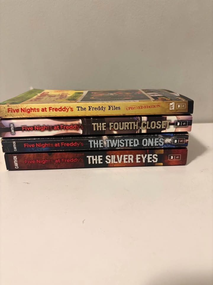 Assorted Books - 8 Books incl. Five Nights at Freddy's Series