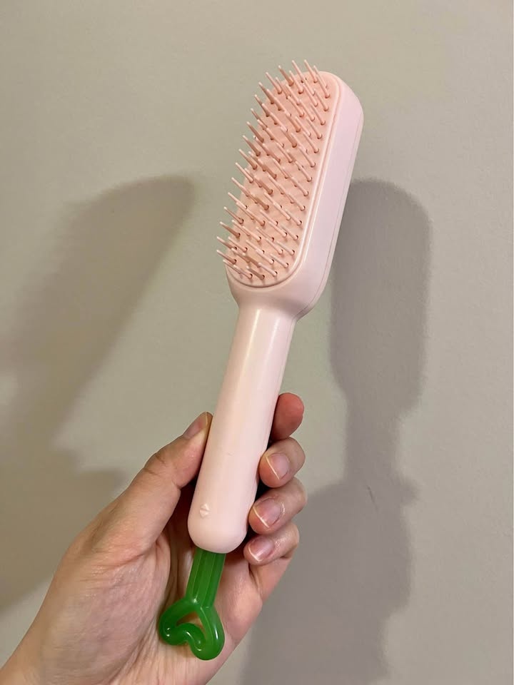 Pet Grooming Brush (Retractable) – New | $3