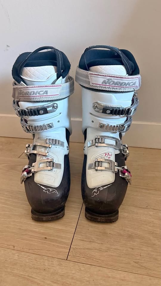 NORDICA Women’s Ski Boots Size 25.5 - Nxt 75 WR