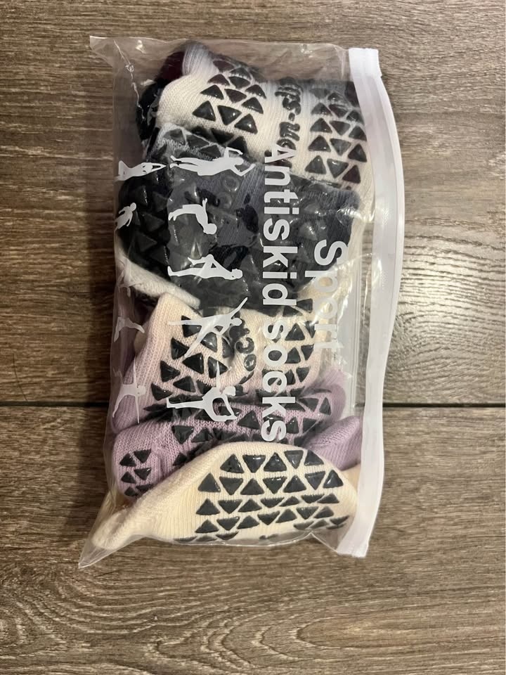 Yoga Toe Socks / Pilates Grip Socks – New | $7 for 2 pairs - photo 4