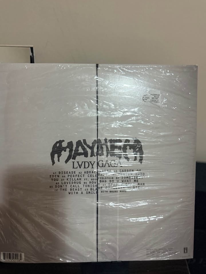 Lady Gaga - MAYHEM (2 LP Vinyl + Poster) Like New - photo 2