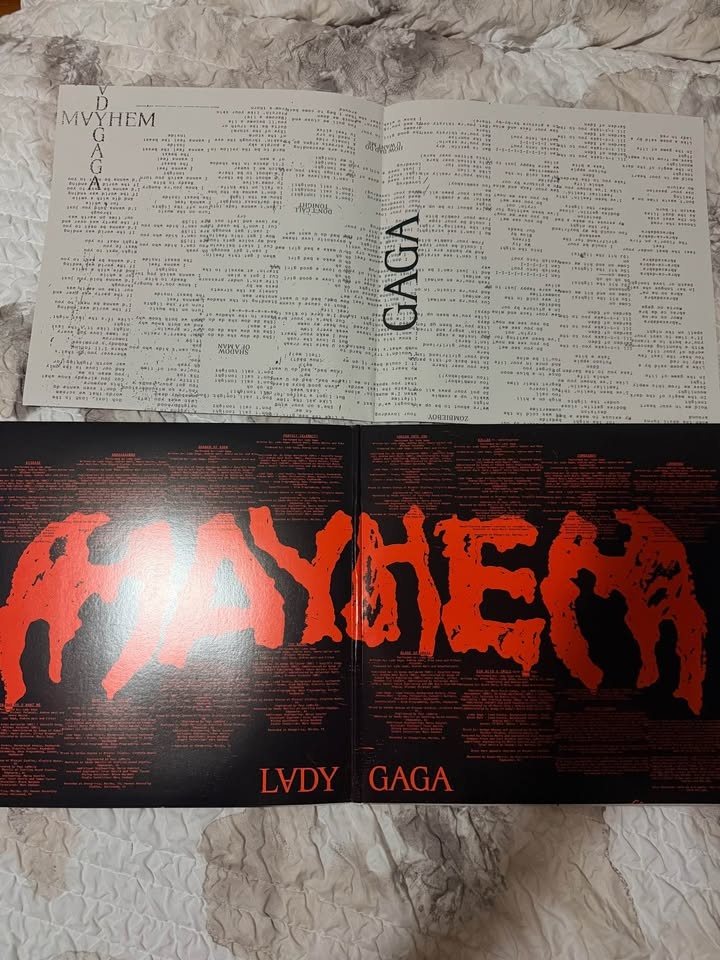 Lady Gaga - MAYHEM (2 LP Vinyl + Poster) Like New - photo 3