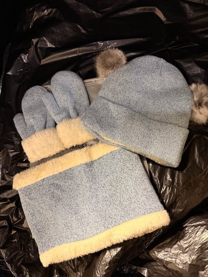 Kids Hat Scarf Gloves Set - photo 2