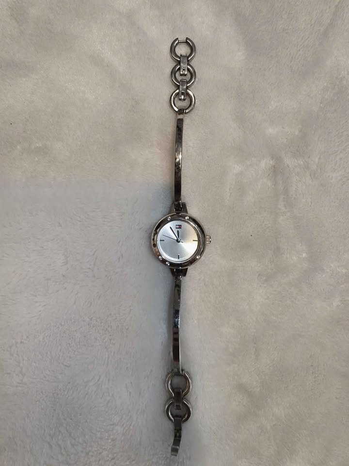 Vintage Tommy Hilfiger Bracelet Watch - photo 2