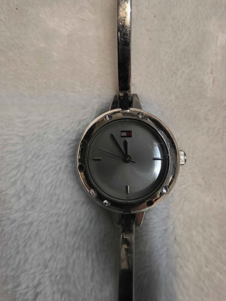 Vintage Tommy Hilfiger Bracelet Watch - photo 3
