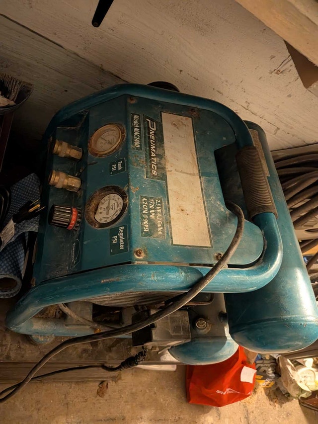 Big Makita Compressor - photo 2