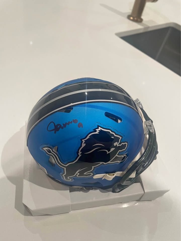 Jameson Williams signed mini helmet