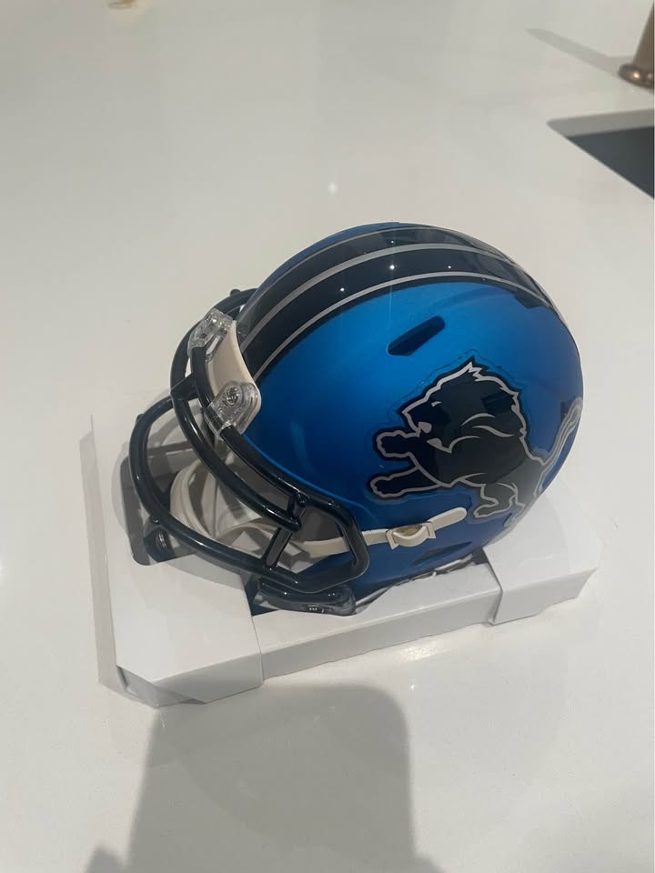 Jameson Williams signed mini helmet - photo 2