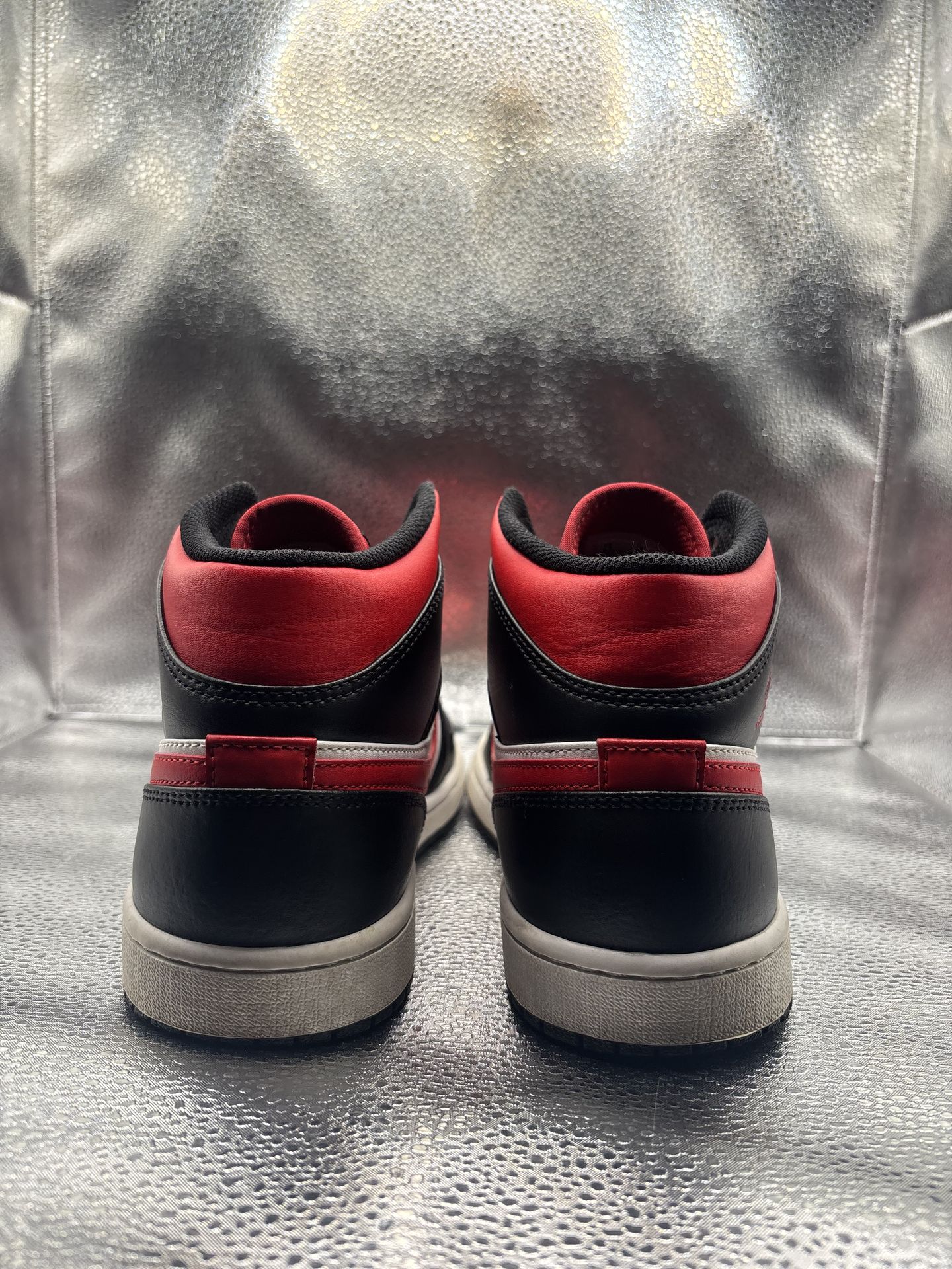 Air Jordan 1 Mid White Black Red - photo 4