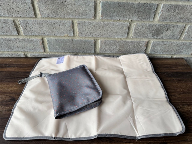 Baby Diaper Bag - Portable Infant Toiletry Bag - Multi-Functiona - photo 2