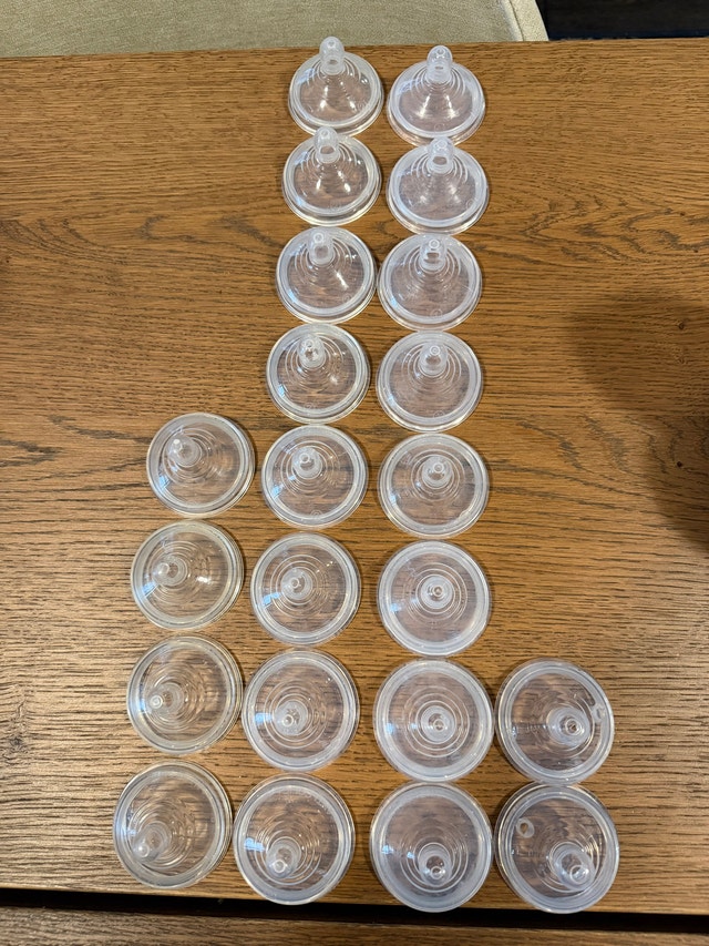 Tommee Tippee Baby Bottles and Nipples - 8 Bottles, 26 Nipples - photo 2