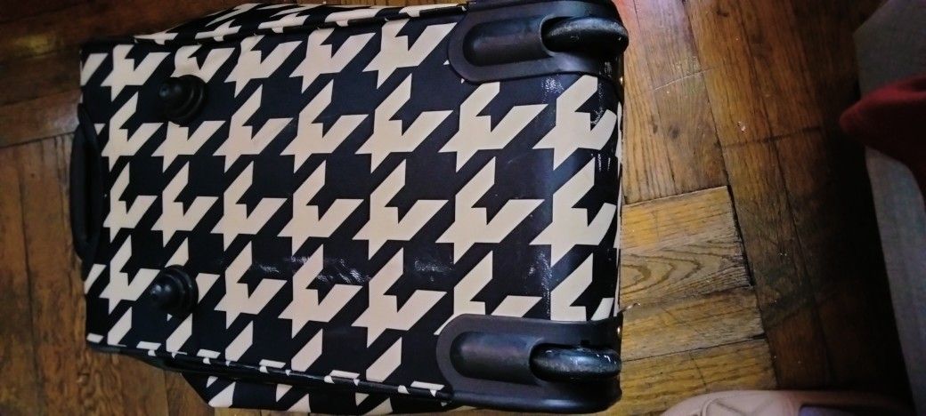 Jessica Simpson Tote on Wheels - photo 4