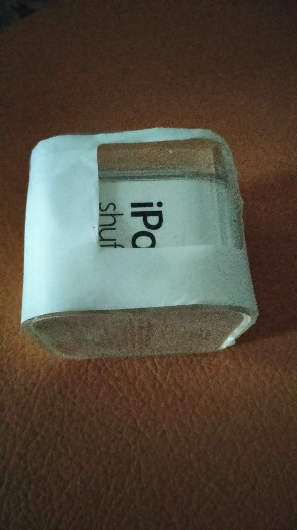 Apple iPod Shuffle 2GB - photo 2