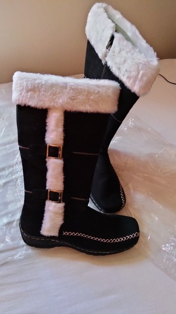 WOMENS BOOTS