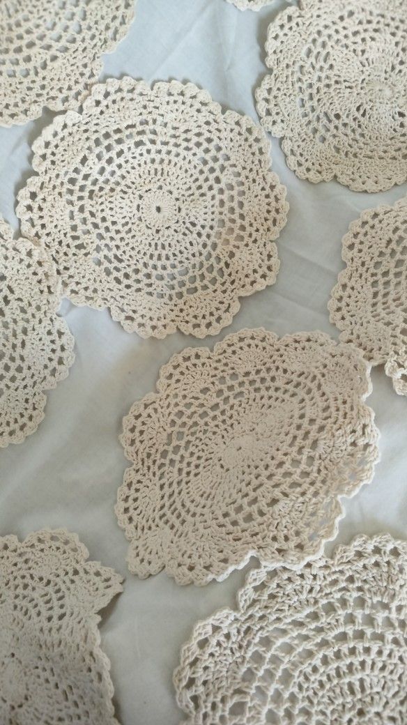 10 Hand Crochet Doilies for End Tables - photo 2
