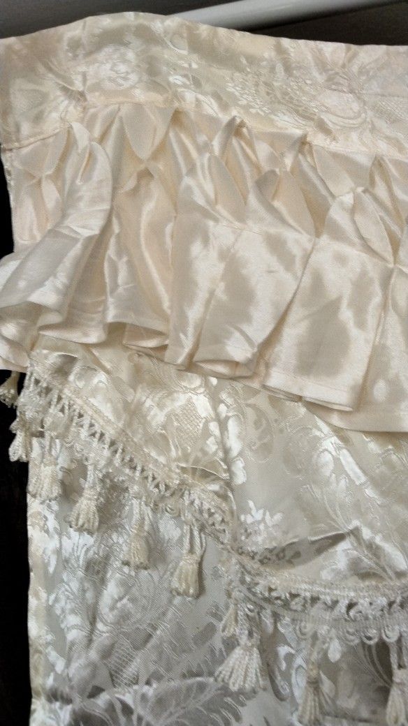 JACQUARD PANELS ATTACHED SCALLOPED FESTOON - photo 4