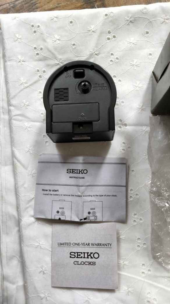 Seiko Black Analog Classic Desk Clock - photo 4