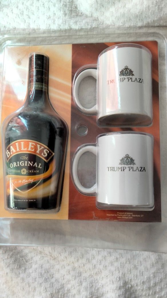 Baileys Collectible Gift Set with 2 Trump Plaza Mugs