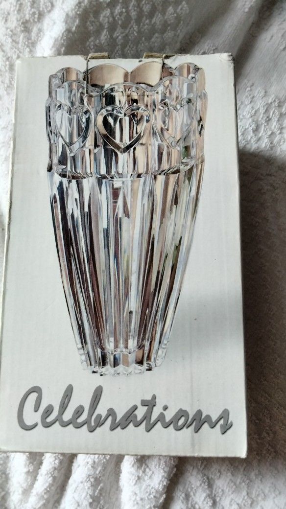 CELEBRATION SWEET HEART 7 1/2" Crystal Vase - photo 2