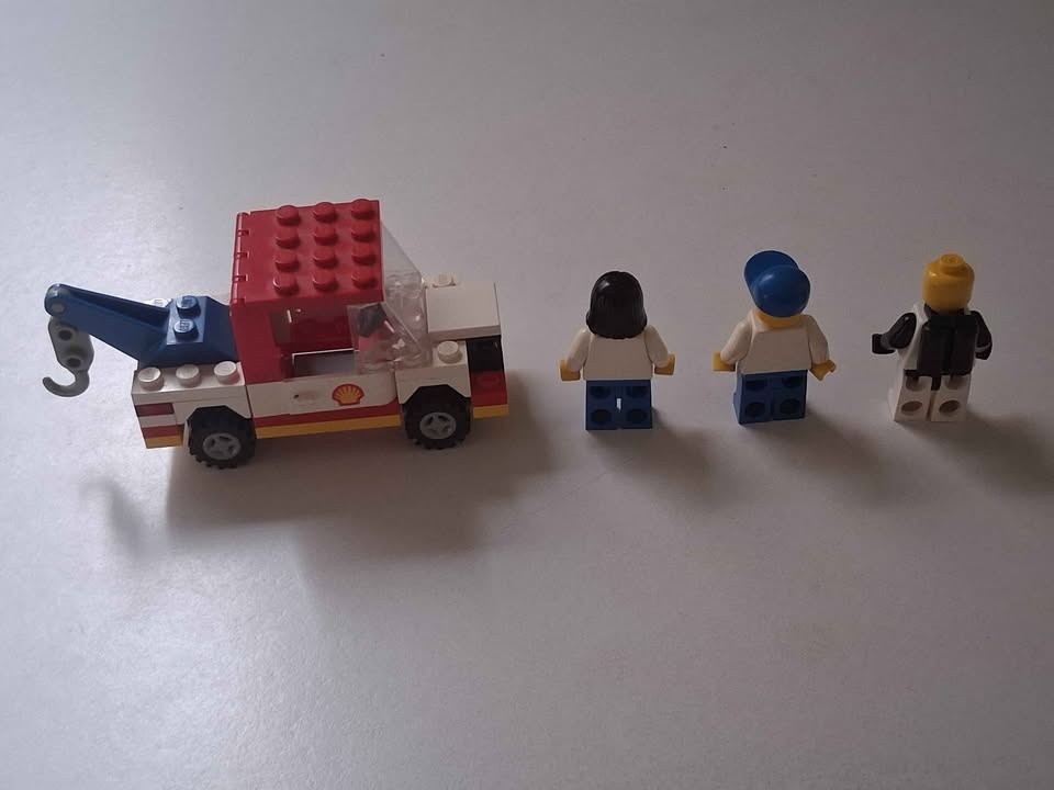 Vintage Lego Shell Tow Truck w/ 3 Figures - photo 2