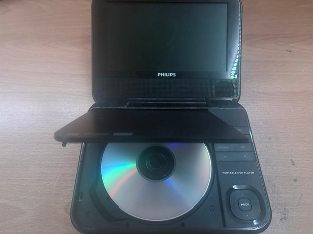 Phillips 7 Portable DVD Player - photo 4
