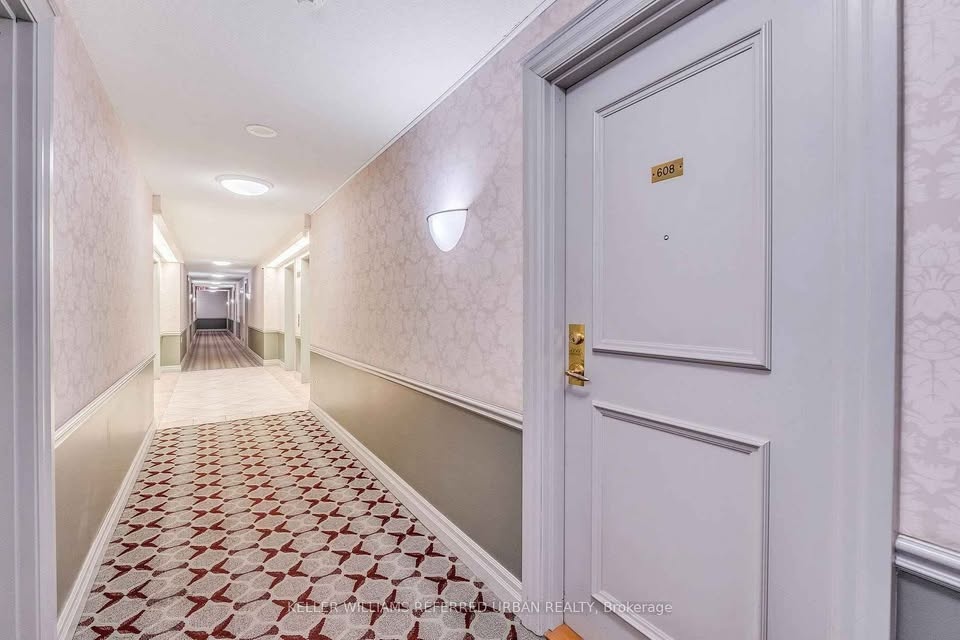 1 Bed 1 Bath Condo for Sale - Toronto - photo 2
