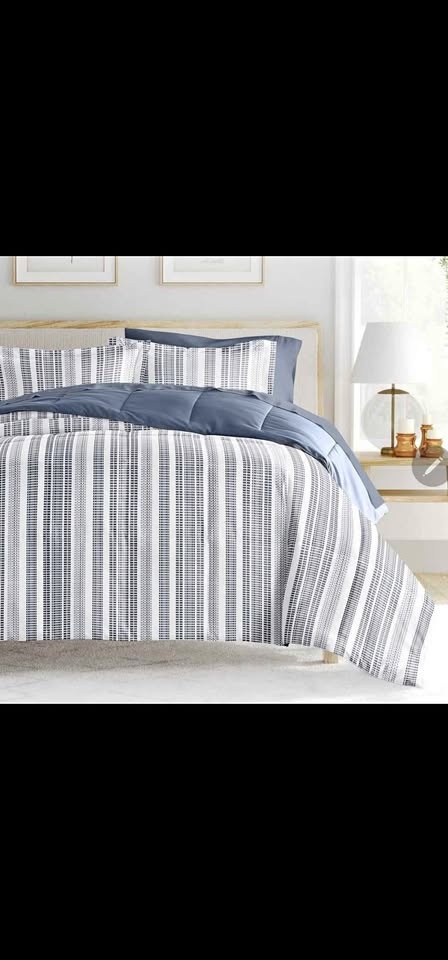 7 Piece Bedding Set - Comforter & Sheets