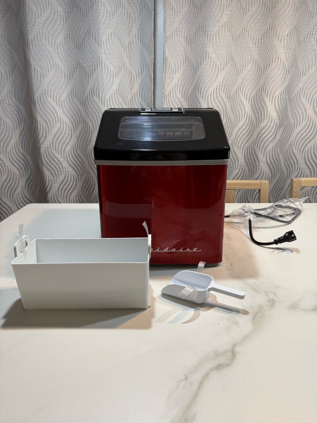 Frigidaire 40lbs Compact Clear Square Ice Maker Red Stainless - photo 2