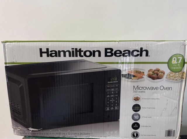 Hamilton Beach 0.7 cu. ft. 700W Compact Microwave - White