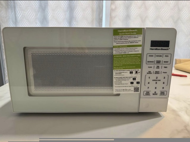 Hamilton Beach 0.7 cu. ft. 700W Compact Microwave - White - photo 3