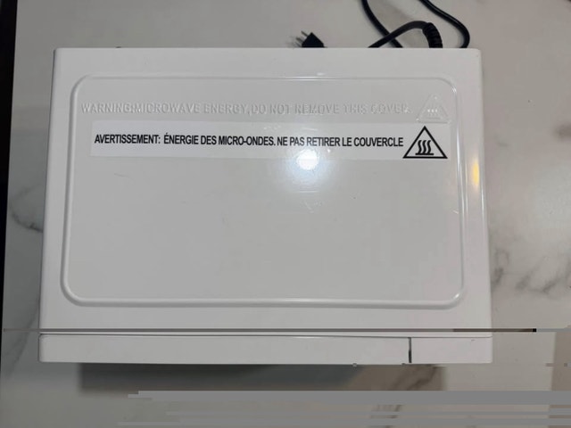 Hamilton Beach 0.7 cu. ft. 700W Compact Microwave - White - photo 4