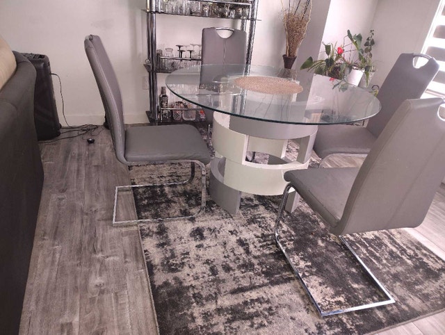 Round Glass Dining Table with 4 Chairs