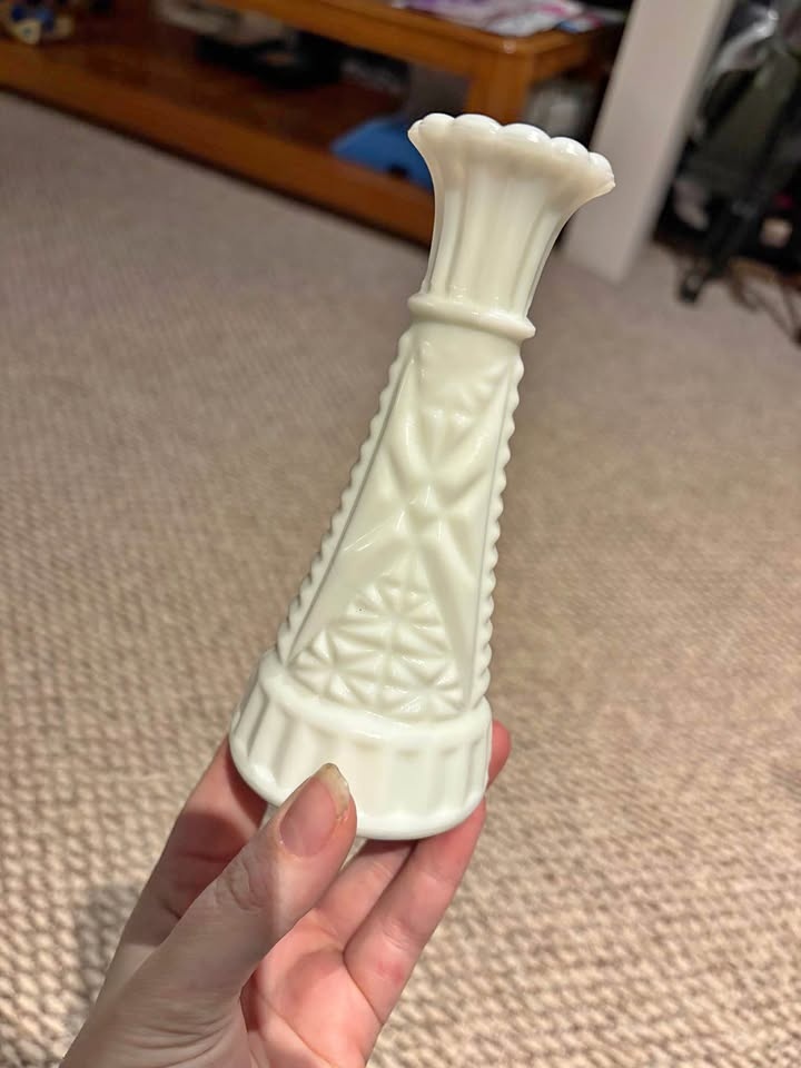 Milk glass vase