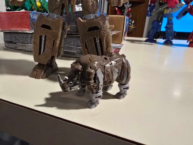 Transformers ROTB Mainline Rhinox Action Figure - photo 2