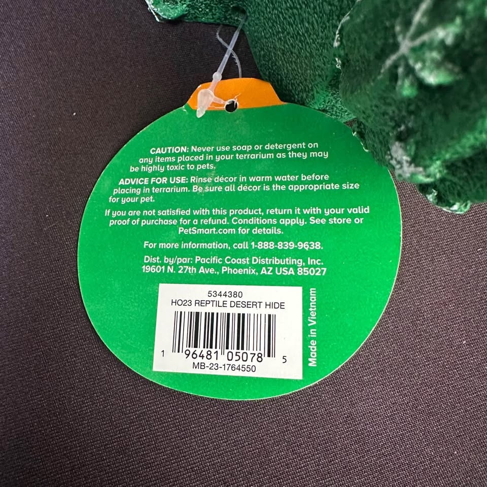 Brand New Festive Reptile Hide & Decor - photo 3