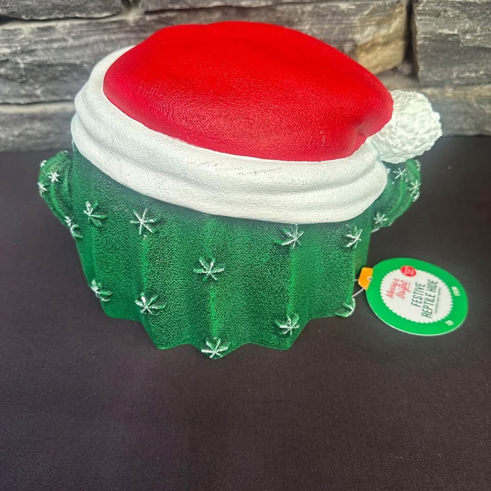 Brand New Festive Reptile Hide & Decor - photo 4