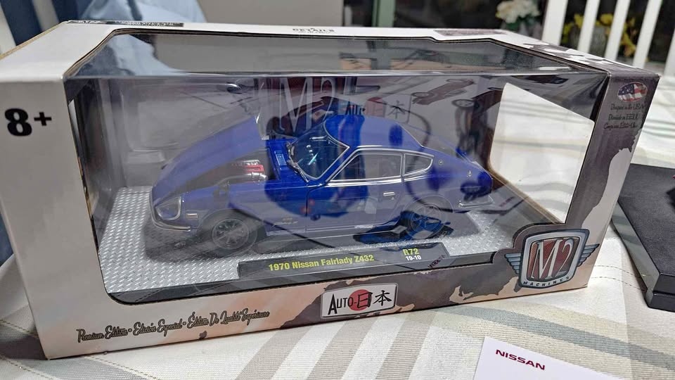 Nissan / Infiniti Diecast Models - Pair