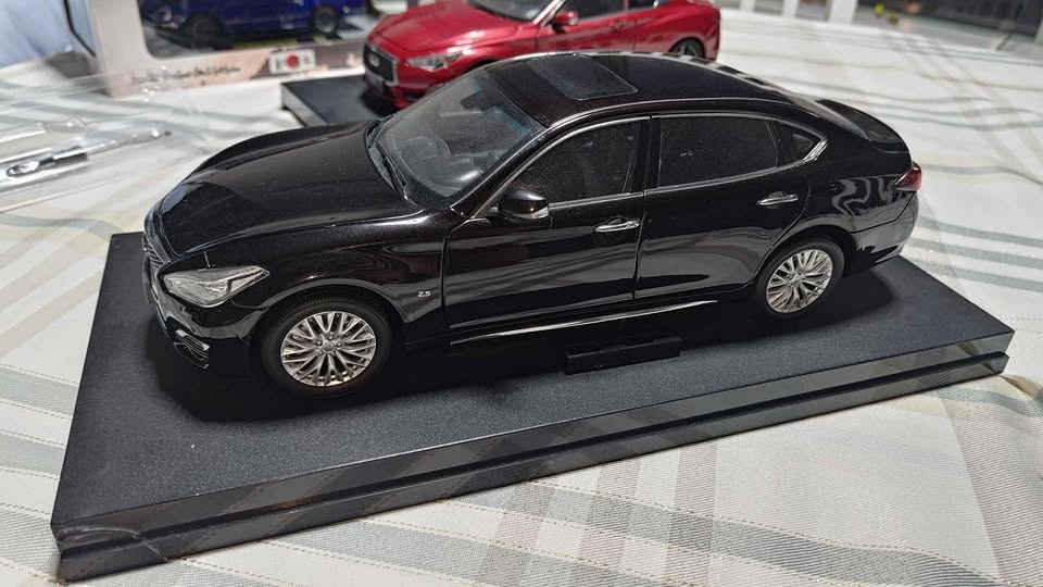 Nissan / Infiniti Diecast Models - Pair - photo 3