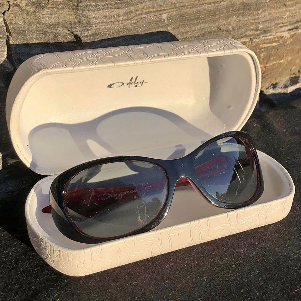 EUC Oakley Women’s Dangerous Sunglasses Black & Red