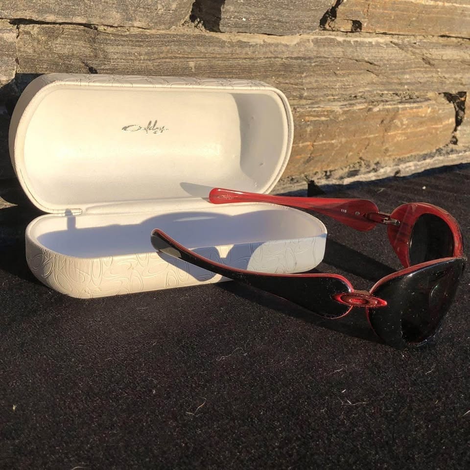 EUC Oakley Women’s Dangerous Sunglasses Black & Red - photo 4