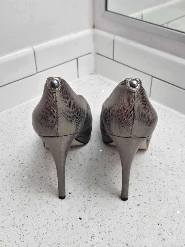 Michael Kors Metallic Platform Heels - Size 9M - photo 4