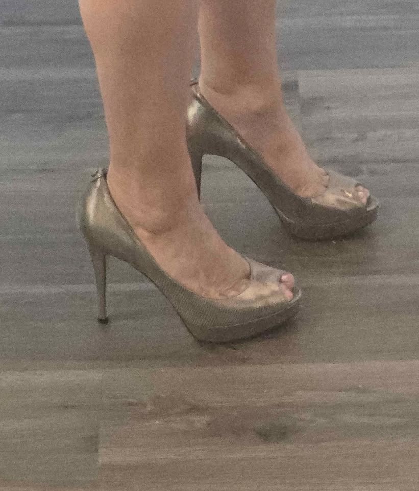 Michael Kors Metallic Platform Heels - Size 9M - photo 5