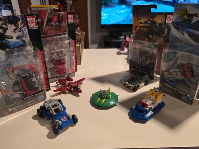 Transformers Legends Class Figure Lot
