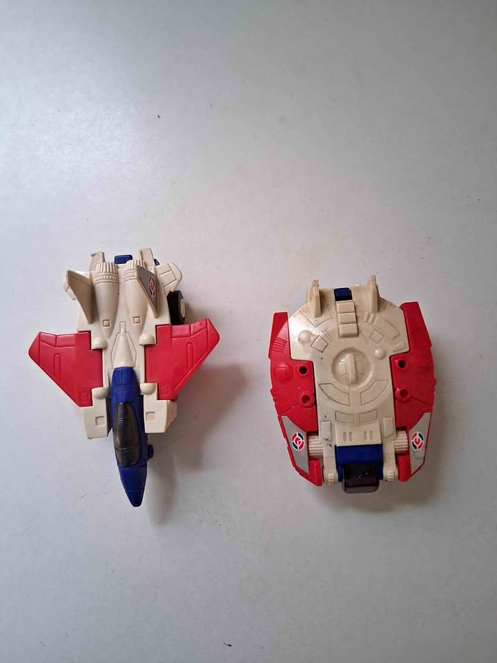 Vintage 1985 Tomy Commandrons Action Figures