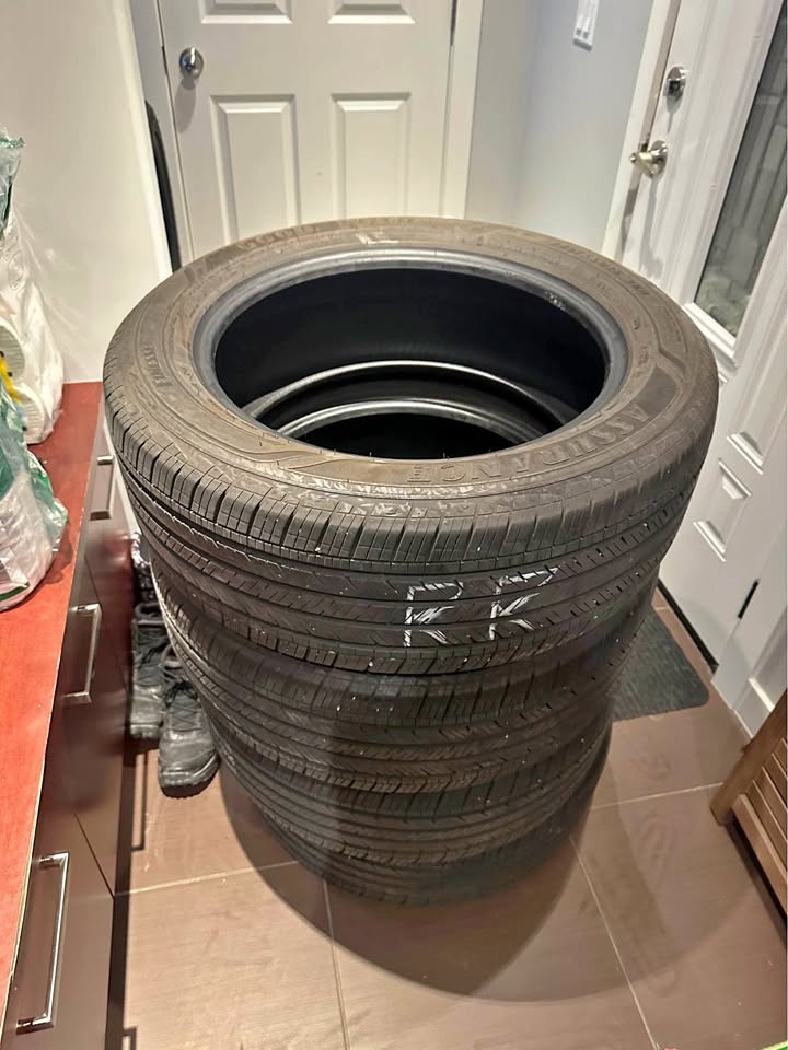 Set of 4 Goodyear Assurance Tires 225/55R18