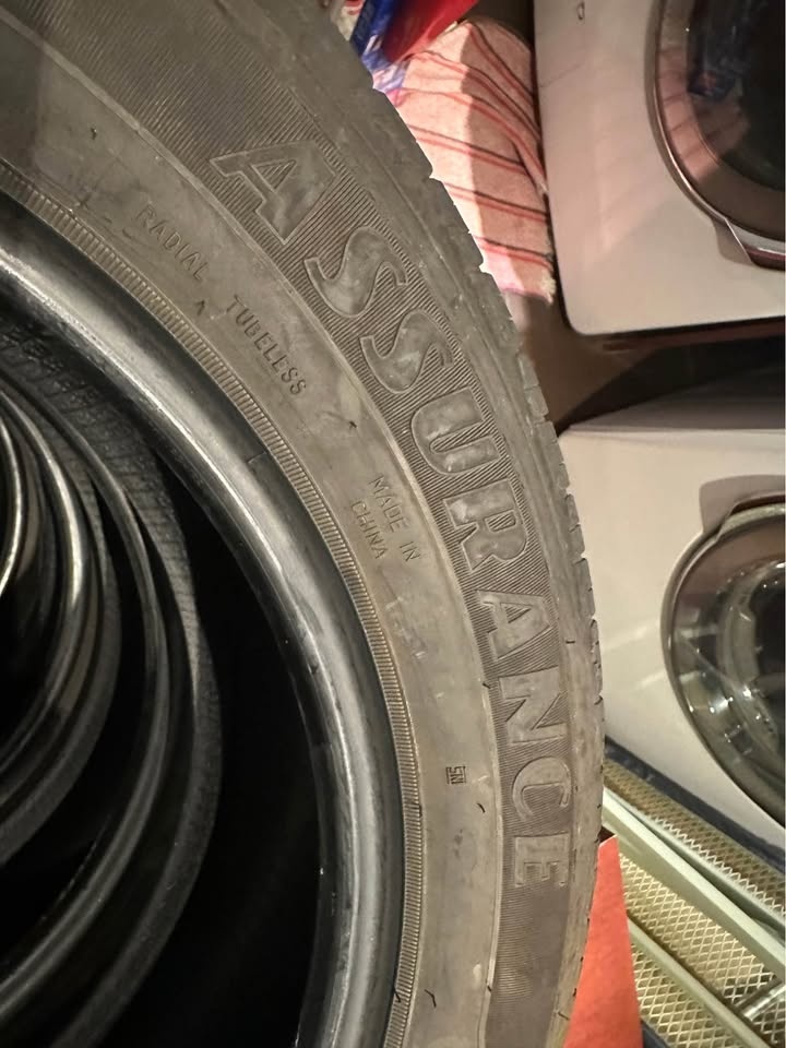 Set of 4 Goodyear Assurance Tires 225/55R18 - photo 4